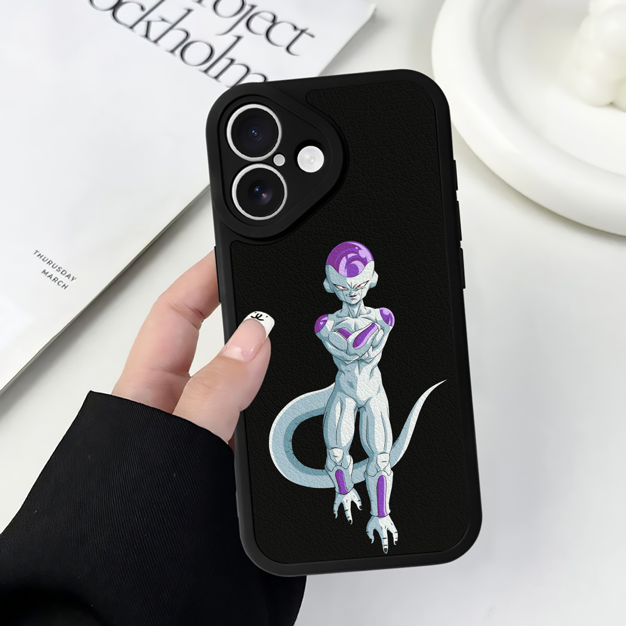 （画像用） ドラゴンボール フリーザ DRAGON BALL Frieza 【iPhone 16シリーズ対応】シリコンスマホケース（レザー調） 材質：シリコン